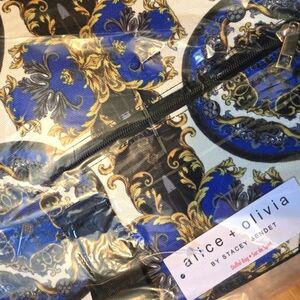 alice + oliviaDuffle Bag Regal Romance. 16" X 6" X 11". NWT